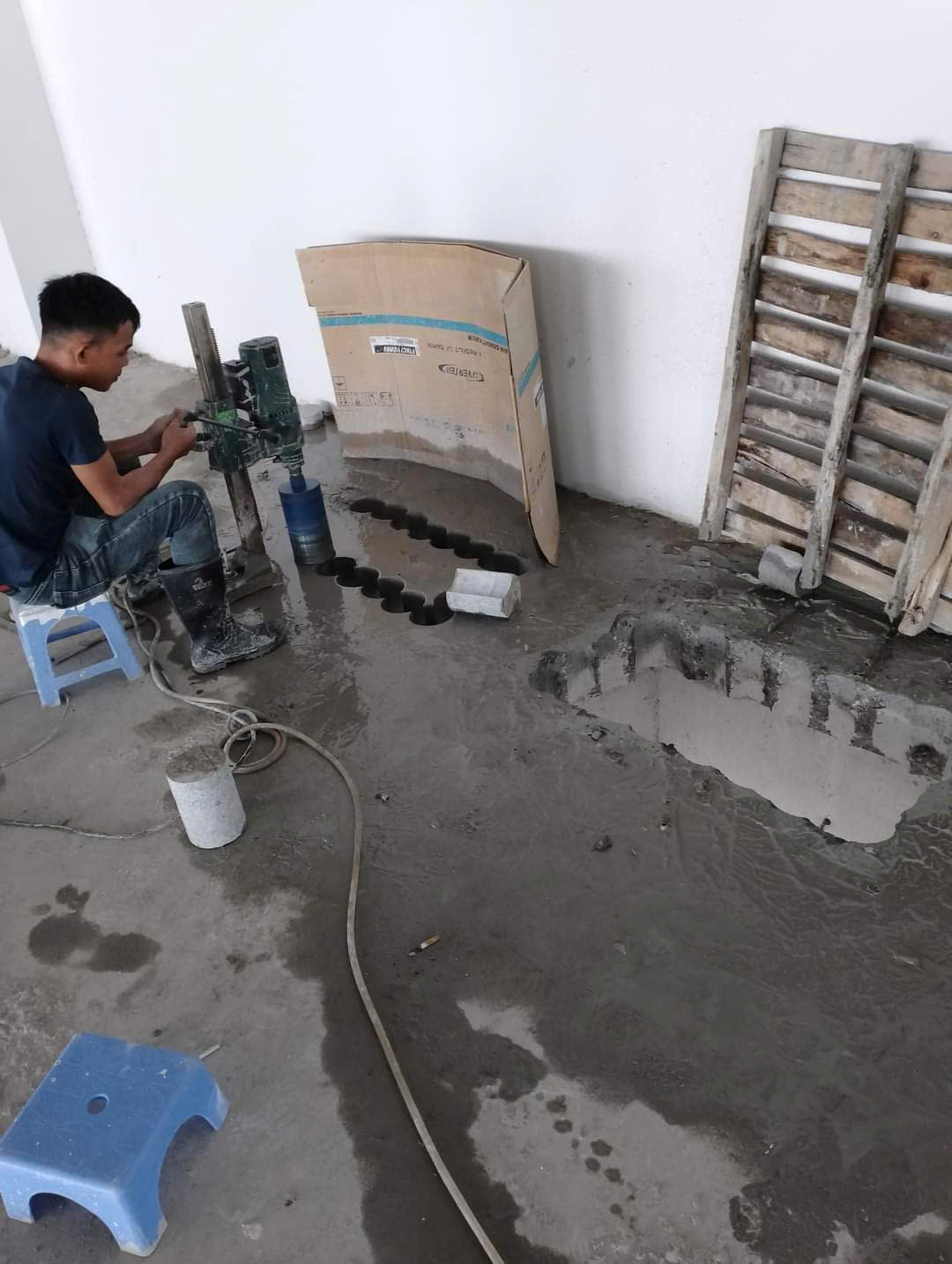 đục phá bê tông thuận an